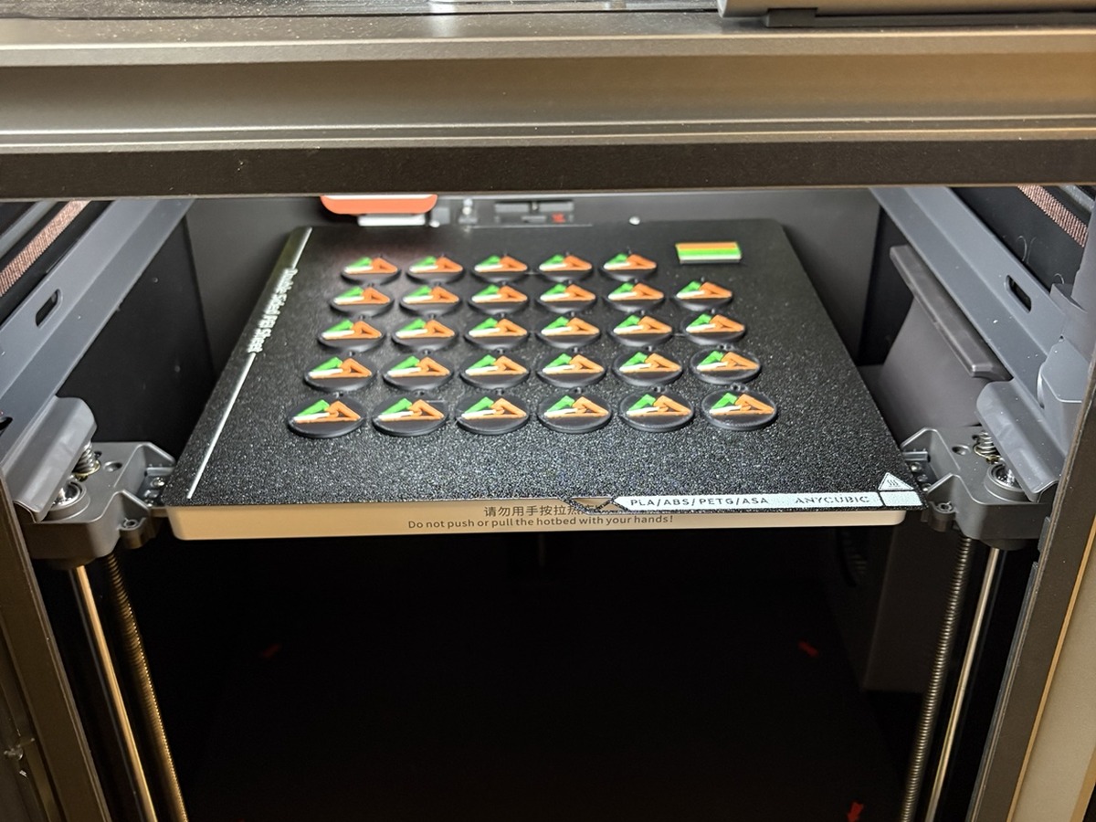 Round tags on the printer bed